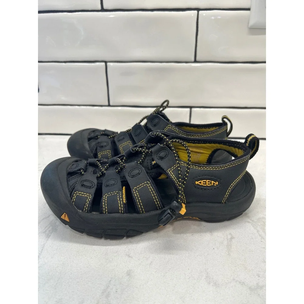 Keen Newport H2 Kids Sandals Black Yellow Waterproof Hiking Water Shoes Size 2